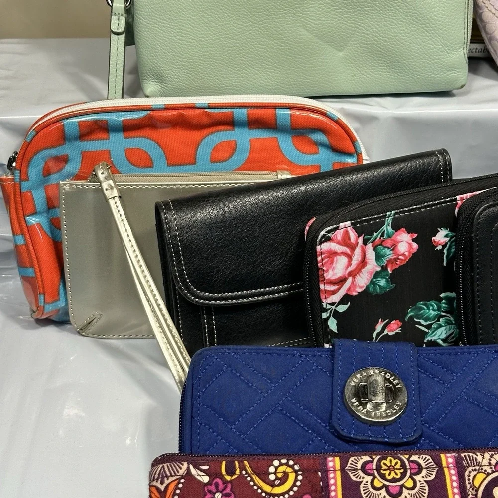 Wallet Lot Of 10 Bulk Reseller Vera Bradley, Lancôme Relic Nine West Coin - Picture 3 of 8